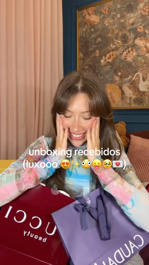 Instagram post by @paulinhasaric for Burberry. Caption reads: [...] 🥹 pr haul thanksss ✨ @guccibeauty....