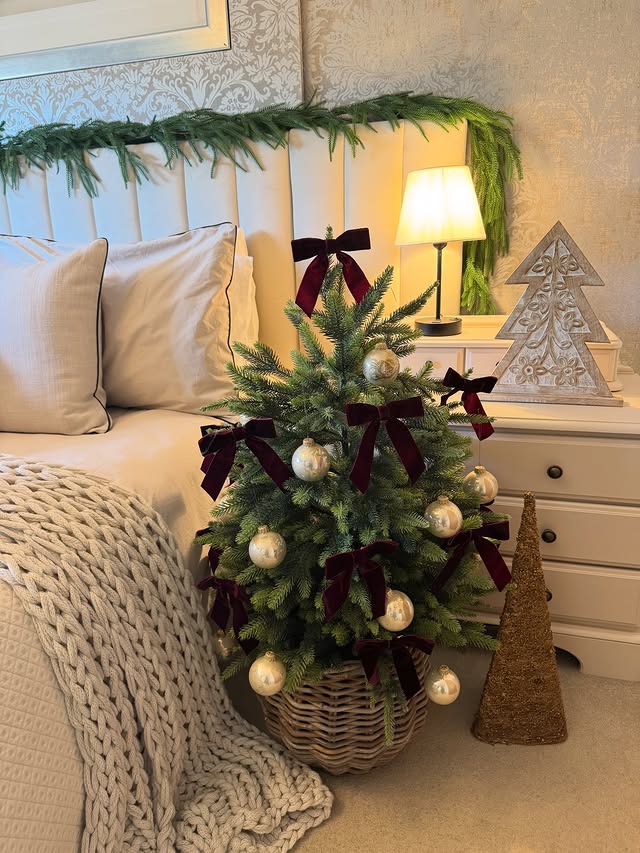 Instagram post by @1_just_got_bigger_ for Katie Loxton. Caption reads: [...] wherever it goes!

Im off to a @katieloxton....