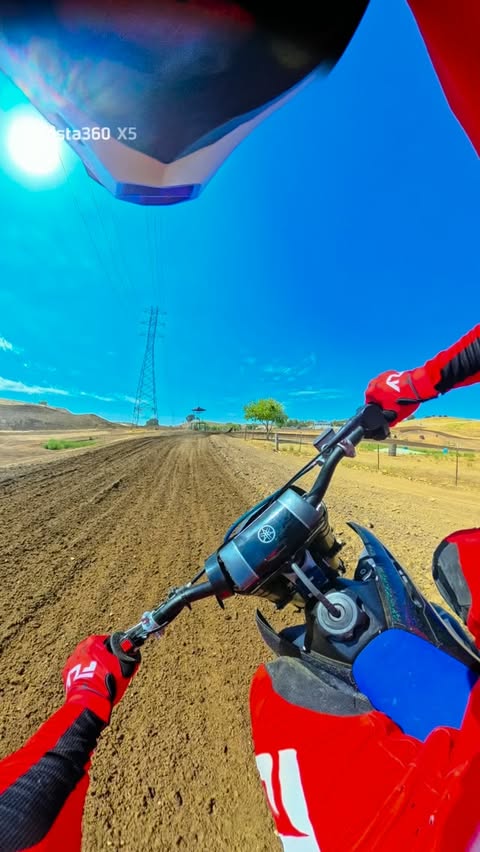 Instagram post by @jestonsendsit for Insta360 Moto. Caption reads: [...] X5 to capture on my chest mount.....