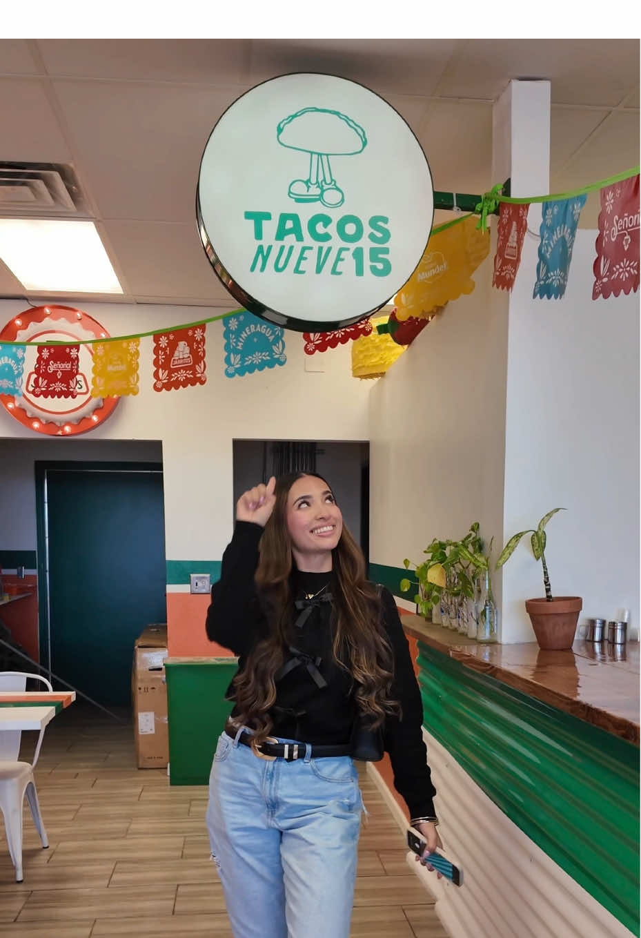 TikTok post by @josrenteria for Jarritos. Caption reads: Solo tengo dos preguntas para ti 🌮 1️⃣ ¿Cuántos....