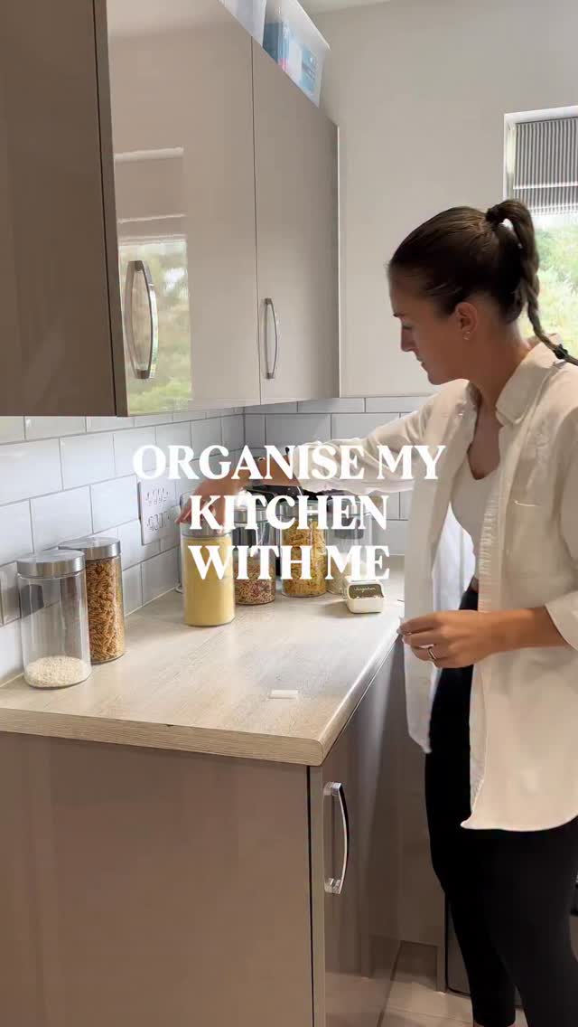 Instagram post by @lous_home_ for NIIMBOT. Caption reads: AD | kitchen organisation using my NIIMBOT B21....
