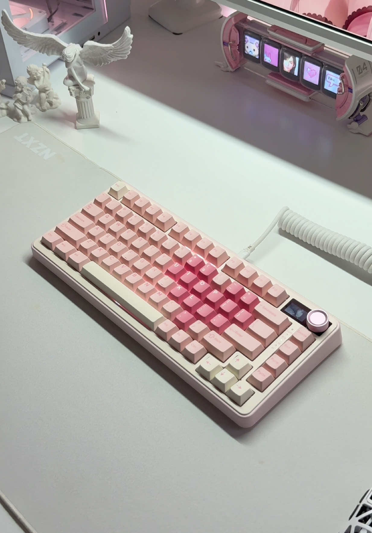 TikTok post by @ivulet for YUNZII. Caption reads: Yunzii B75 Pro ⁺‧₊˚⋆♡⋆˚₊‧⁺ { ig : ivulet } ما....