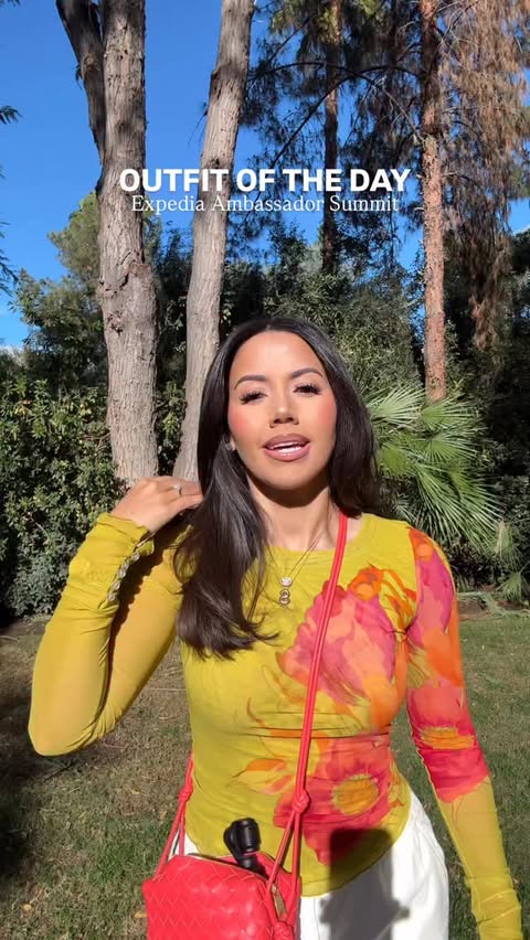 Instagram post by @ohmyletto for Expedia. Caption reads: Outfit of the day for day 2 with @expedia! I’m....