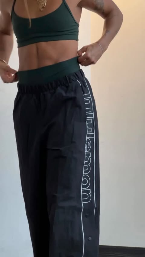 Instagram post by @maitefonseca for lululemon. Caption reads: #Anzeige #lululemoncreator Confidence you can....