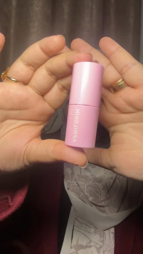 Instagram post by @sahar_saleh_066 for APRILSKIN. Caption reads: #APRILSKIN #APRILSKINskincare #APRILSKINliptattoo....