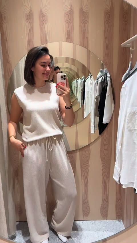 Instagram post by @lunacottenier for VERO MODA. Caption reads: Beige fit —> CHECK! Thank you @veromoda_be....