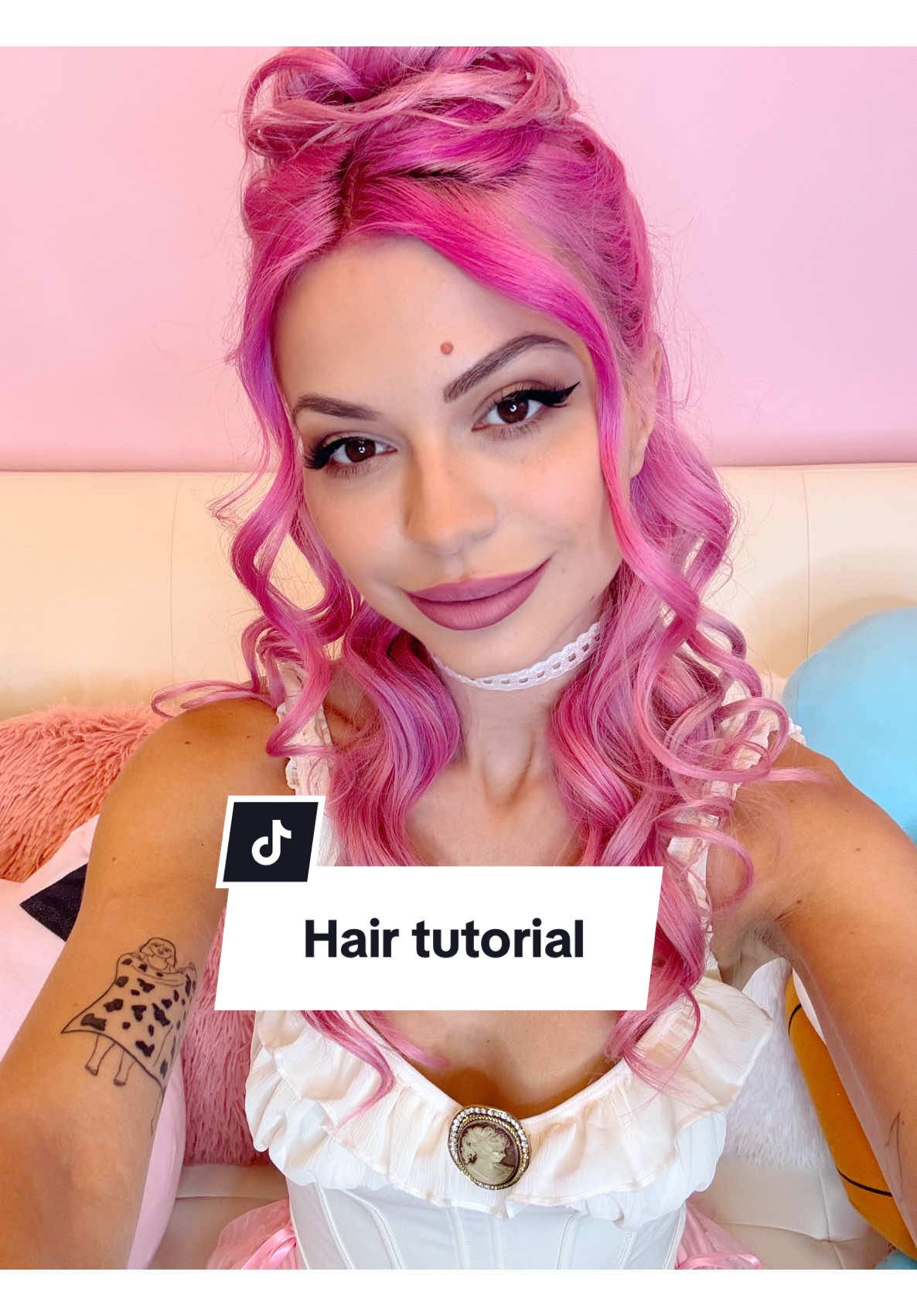 TikTok post by @juliazelg for Colorlomo. Caption reads: Use code JULIA2026 for 10% off Colorlomo hair....