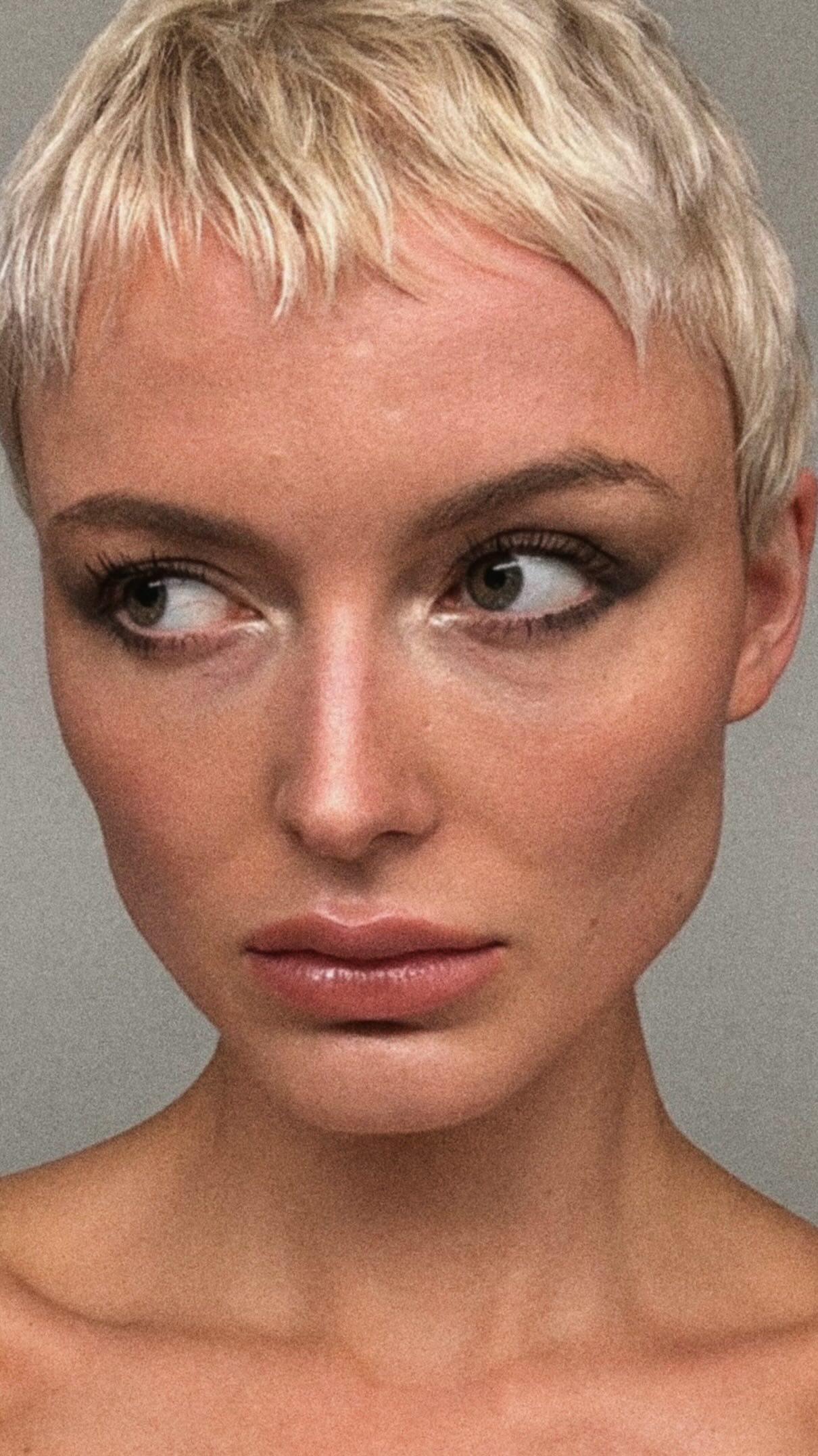 Instagram post by @hannah.muehi for Dr. Hauschka. Caption reads: [...] makeup look is created just by using....
