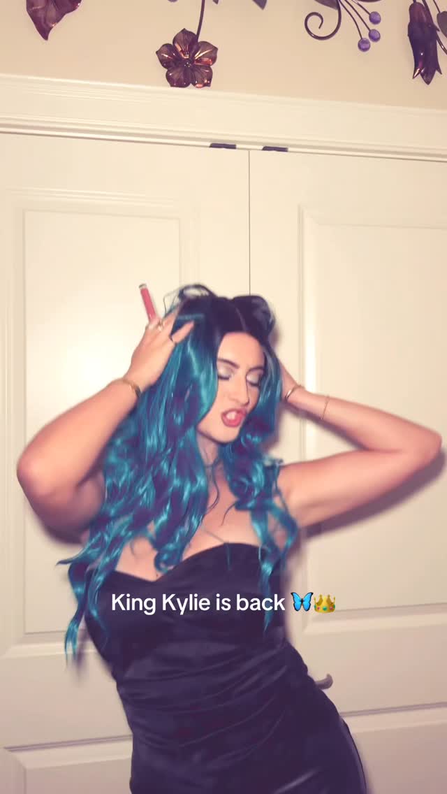 Instagram post by @laviniarusanda for Kylie Cosmetics. Caption reads: I had way too much fun with this transformation....