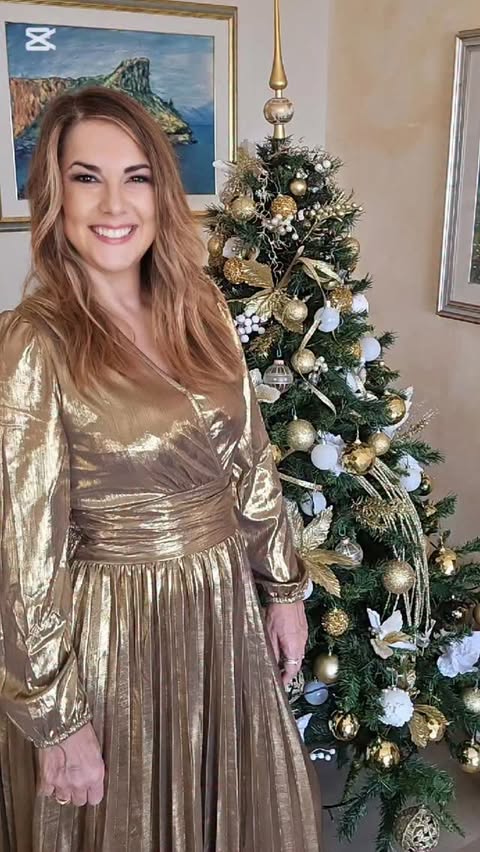 Instagram post by @marcelayz for Uoozee. Caption reads: [...] little tip...you can find this dress on....