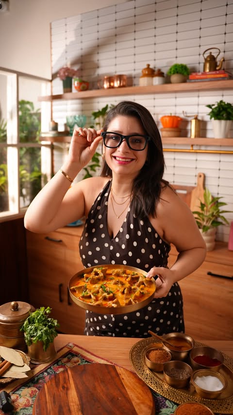 Instagram post by @natashaagandhi for Ray-Ban | Meta. Caption reads: [...] in your mom’s head🥰 Thanks to my....