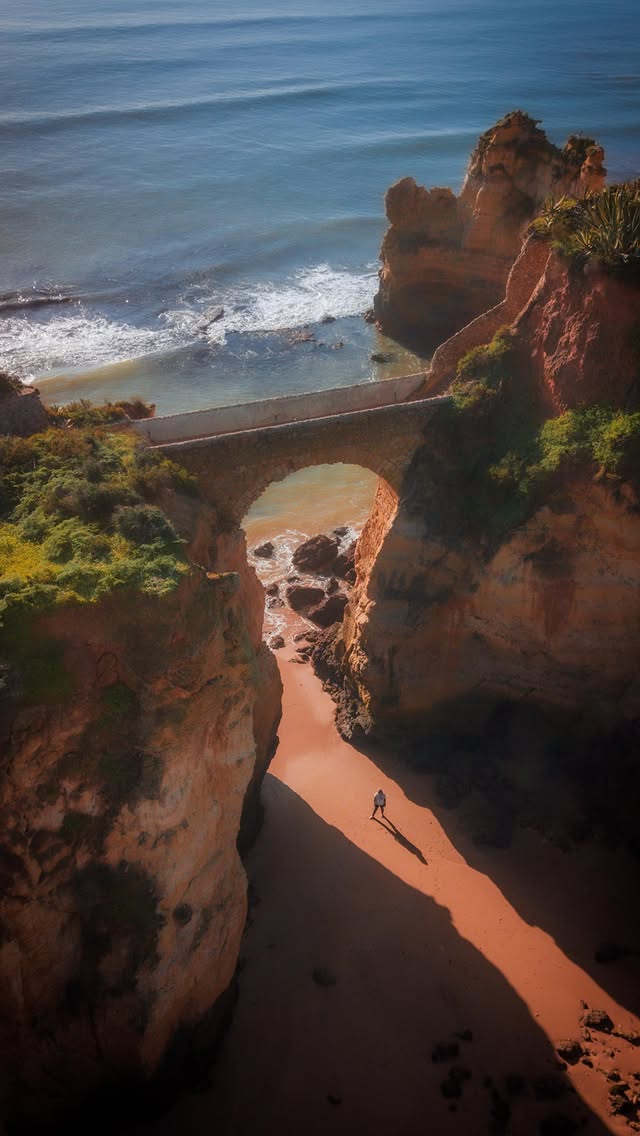 Instagram post by @rosenfeld.mandy for Discover Earth. Caption reads: Beautiful Algarve! What a beautiful place! . . . .....
