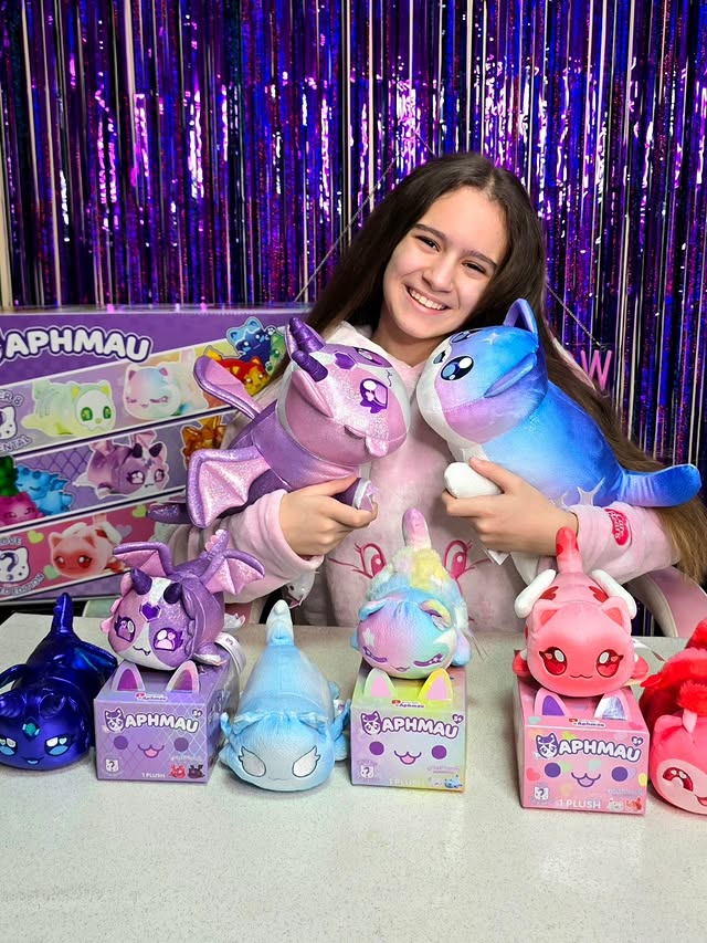 Instagram post by an influencer for Bonkers Toys. Caption reads: [AD]🩷💜Tanja is obsessed with all the Aphmau....