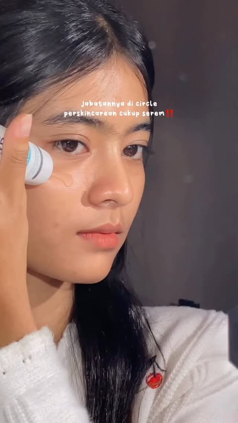 Instagram post by @naaadiaps for CeraVe. Caption reads: [...] cukup serem “Panglima Skin Barrier” @cerave....