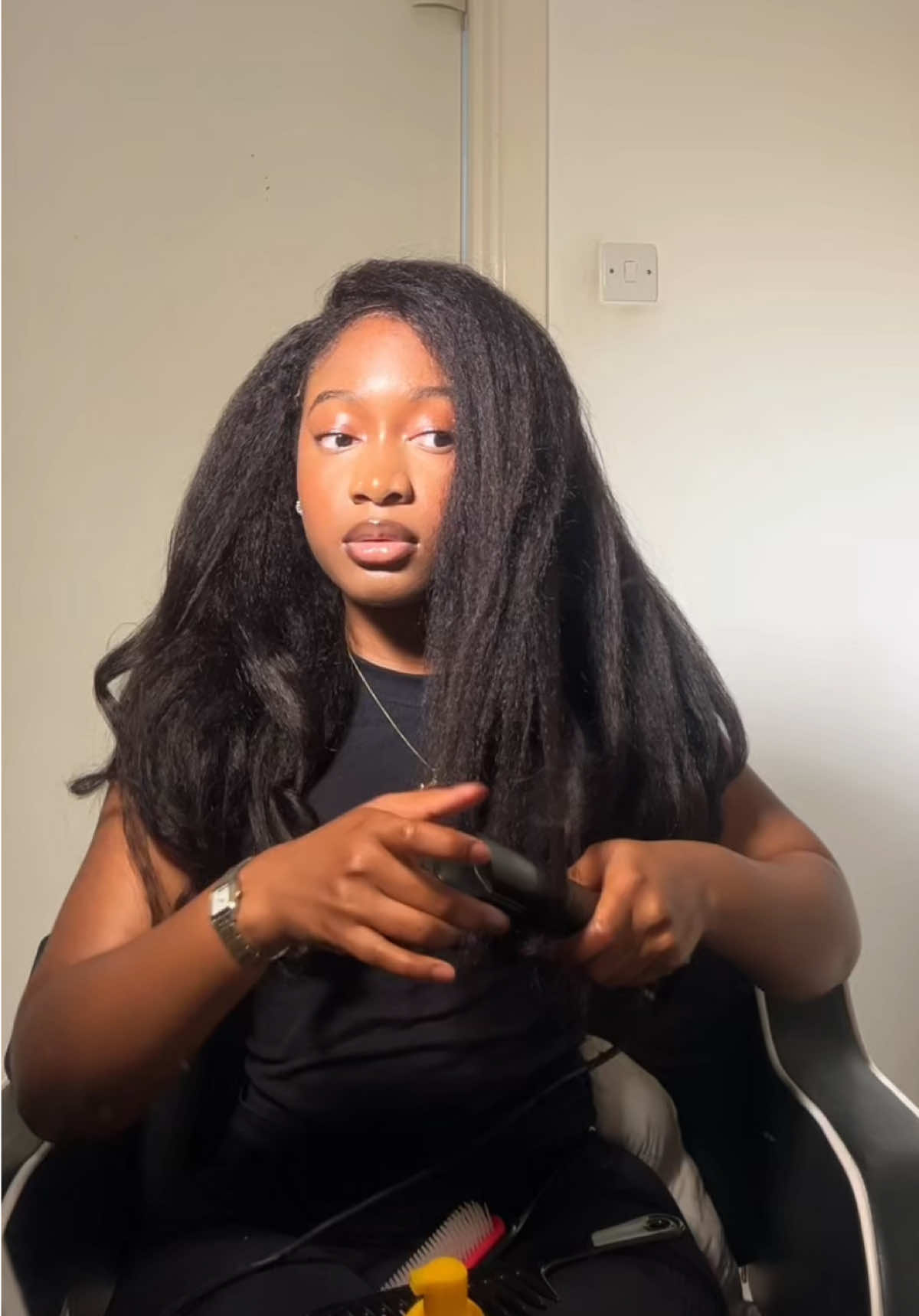 TikTok post by @kelly_monova for Pizazz Hair. Caption reads: Quick and easy 💗 @Pizazzhairofficial....