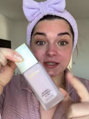 TikTok post by @kaliaxx for Meroda Cosmetics. Caption reads: Dankt mir später 😊 @Meroda Cosmetics #foundation....