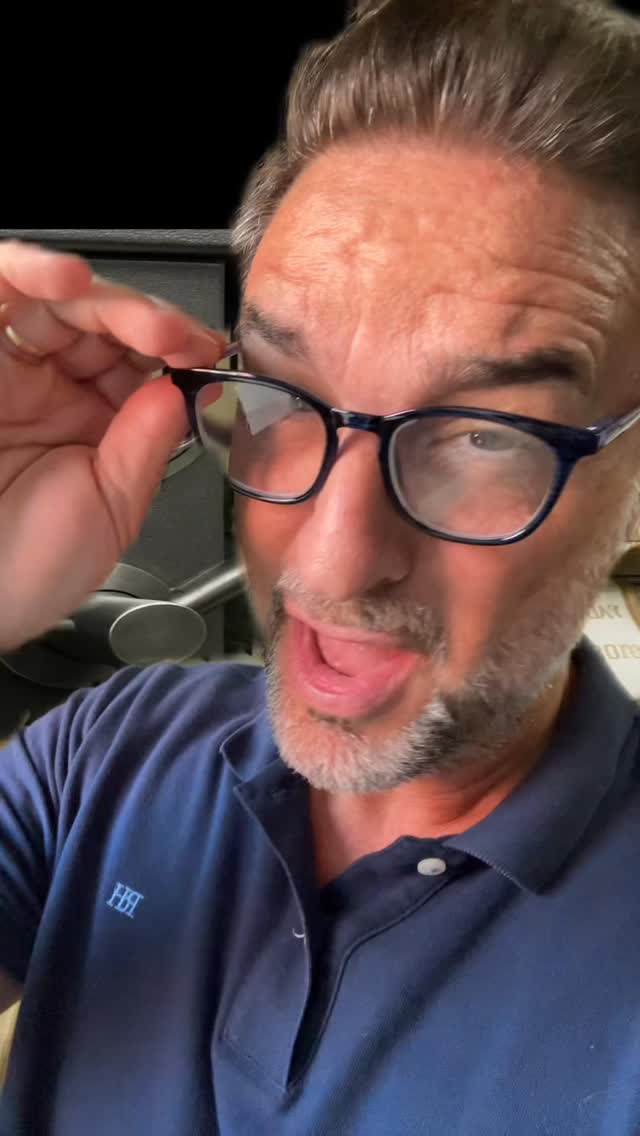 Instagram post by @xavi_abat for Trade Republic. Caption reads: Ahorra a tope!
2’27% TAE INTERESES!
Aplican....