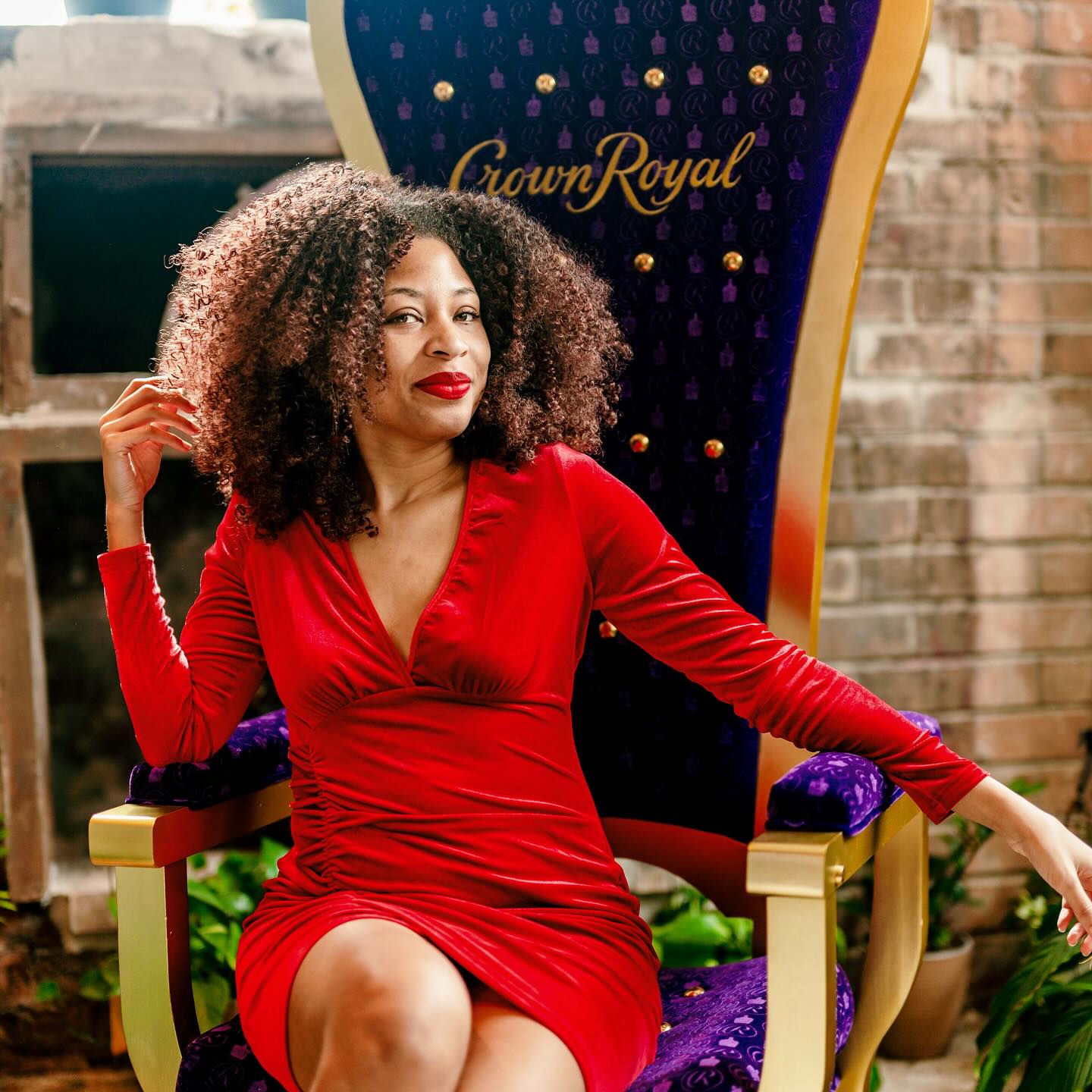 Instagram post by @kiwithebeauty for Crown Royal. Caption reads: G A L E N T I N I • R E C A P♥️ Happy Valentine’s....