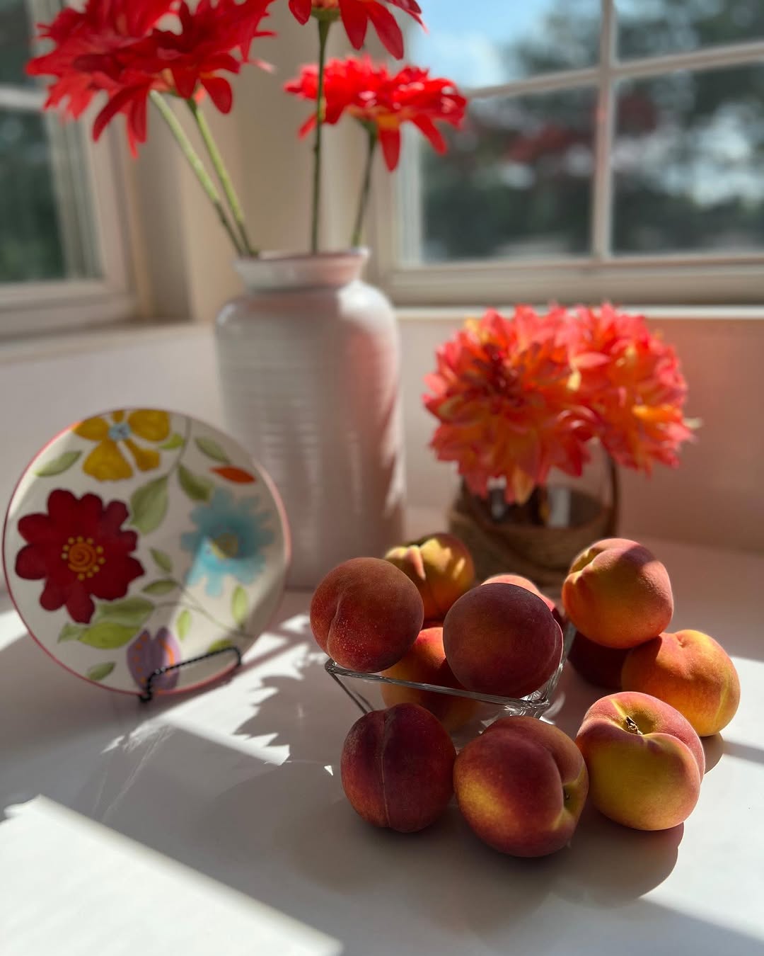 Instagram post by @stampoilsmama for Harry & David. Caption reads: 🍑🍑🍑
⠀⠀⠀⠀⠀⠀⠀⠀⠀
When life gives you peaches, 
you....