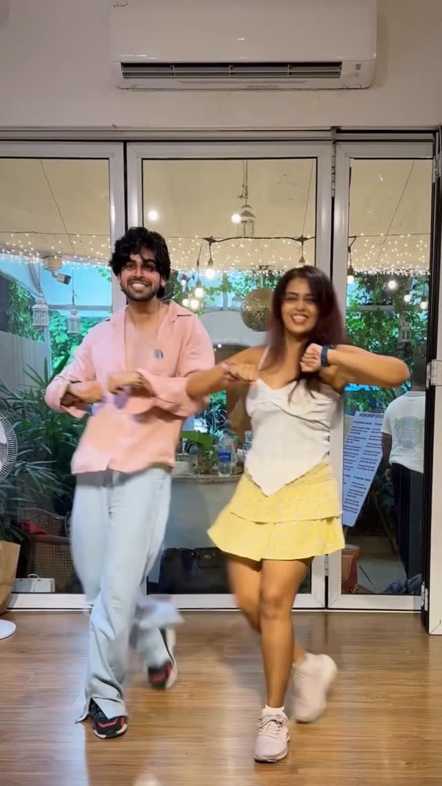 Instagram post by @aakanksha5678 for Yash Raj Films. Caption reads: Sone se bhi jo sunhera hai .. Mera....