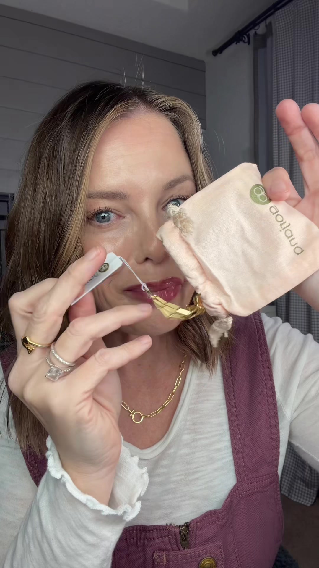 TikTok post by @hiamandadenise for gorjana. Caption reads: [...] timeless jewelry that just works 🤍 @gorjana....