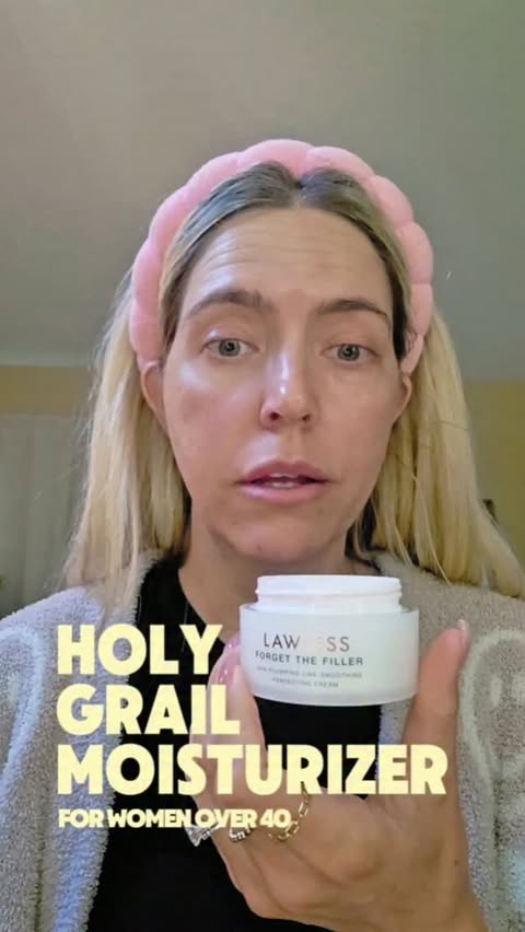 Instagram post by @tallmomstyle for LAWLESS. Caption reads: [...] I've found in my 40s? 🤍 The @lawless Forget....