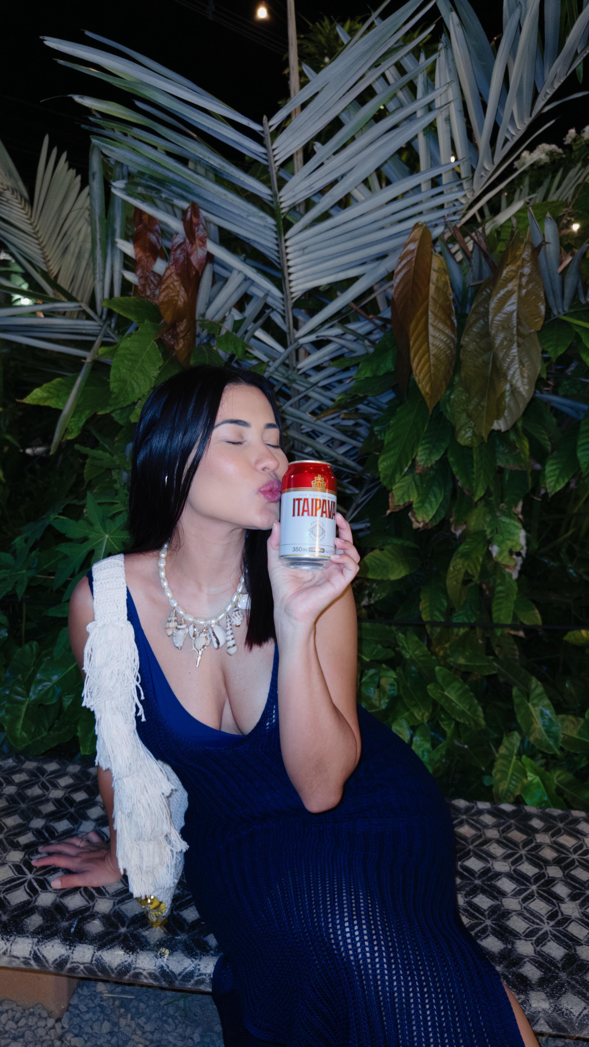 Instagram post by @thaynaraog for Itaipava. Caption reads: Agosto demora tanto pra acabar que eu vivi uma ano....