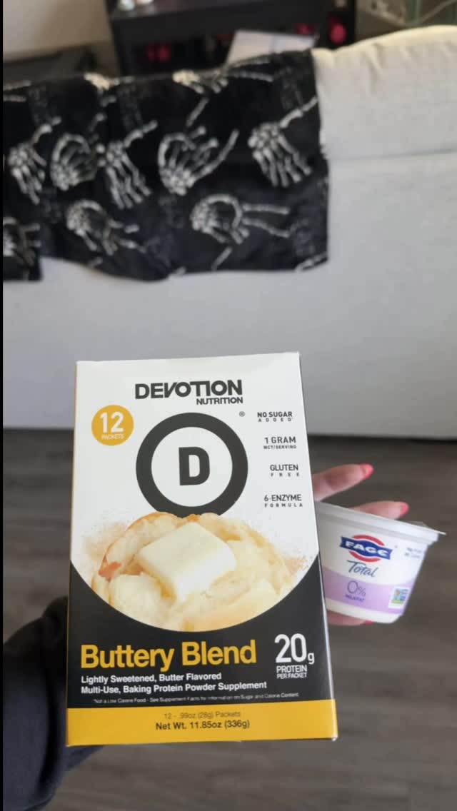 Instagram post by @mariahlosing for Devotion Nutrition. Caption reads: Protein bagels using @devotionnutrition....