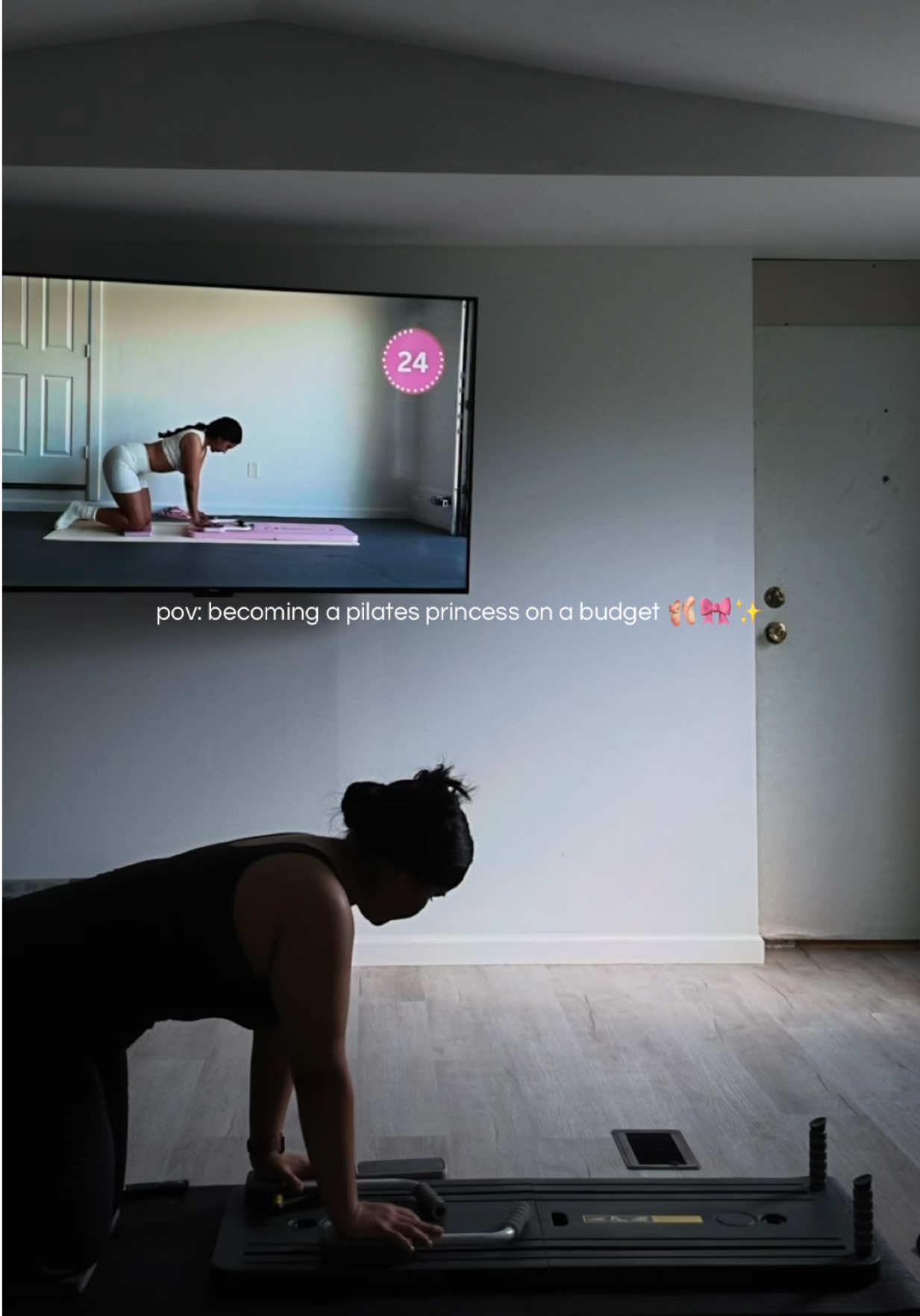 TikTok post by @aracely.lemuss for Umay Us. Caption reads: [...] #pilatesworkout #dealsforyoudays @Umay Us.