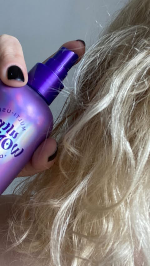 Instagram post by @ninoskindiary for Aussie Hair. Caption reads: [...] glow and made it silky. @influenster....