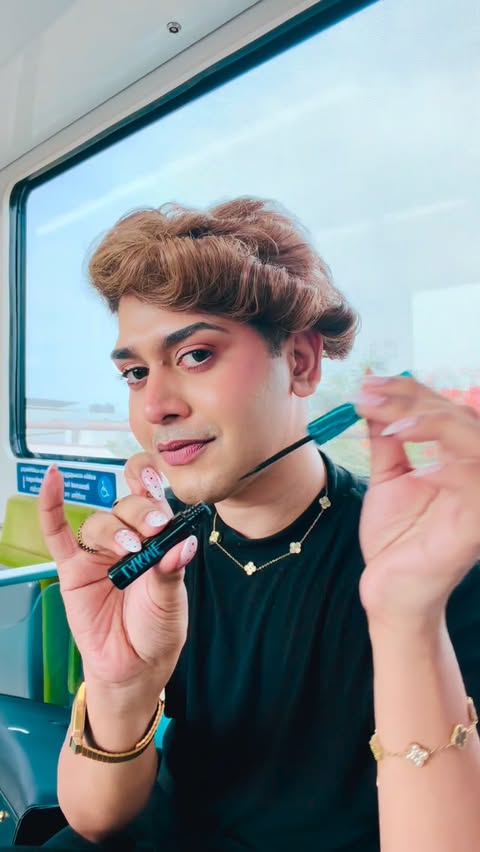 Instagram post by @riyas_salimm for Lakmé. Caption reads: [...] this tiny lifted wing lately, and the Lakmē....