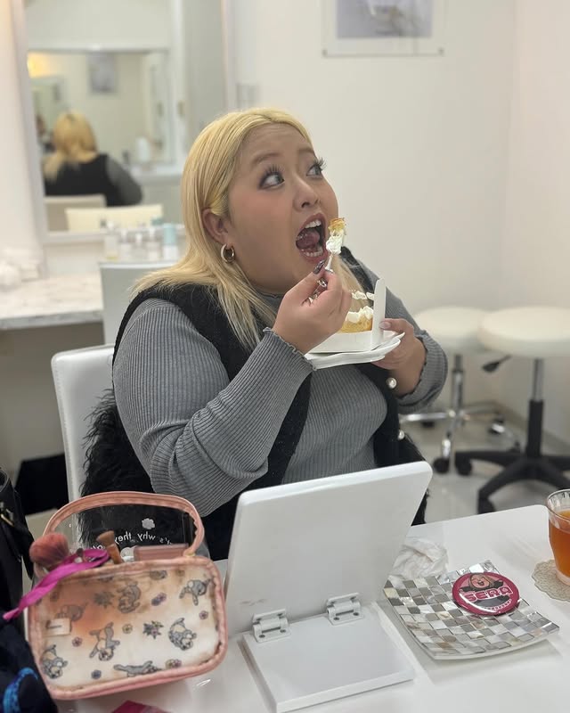 Instagram post by @sera81983 for MANARA. Caption reads: [...] さんに
DMしてね🥰🫶🩷

ｼﾀｼﾞ . @manara_japan
....