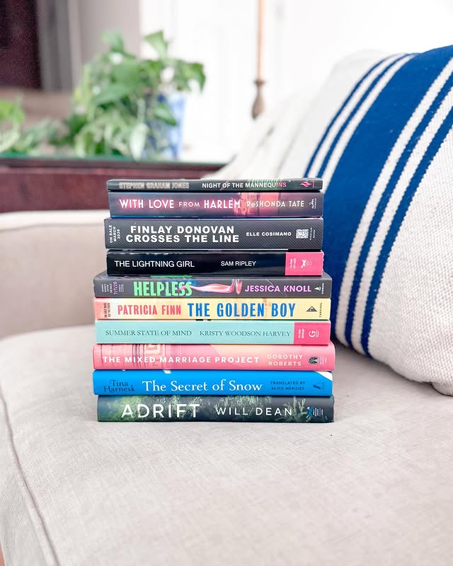 Instagram post by an influencer for Atria Books. Caption reads: [...] thanks to my friends at @atriabooks....