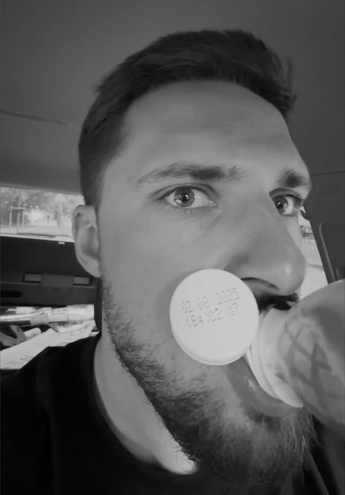 TikTok post by @tyszka727 for Mlekpol. Caption reads: Białko to podstawa człowieku - zawsze warto....