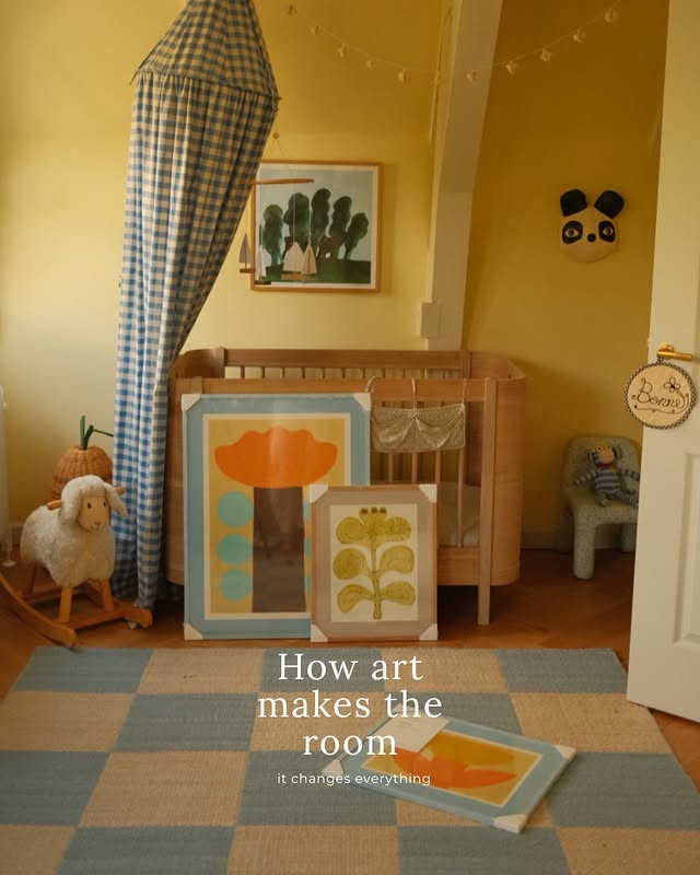 Instagram post by @lizachloe for The Poster Club. Caption reads: [...] the boys’ room with pieces from....