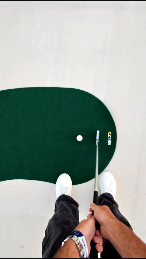 Instagram post by @holein1trickshots for Genesis USA. Caption reads: [...] What a blast! #genesispalace artner....