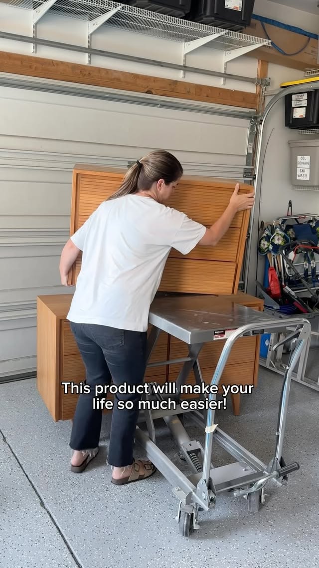 Instagram post by @touch.of.townsend for Earth Breeze. Caption reads: My mind is blown…🤯 Comment ‘LAUNDRY’ to get a....