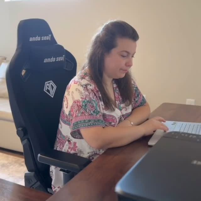 Instagram post by @serapbrdk for AndaSeat. Caption reads: Absolutely loving my new AndaSeat Kaiser 3 Series....