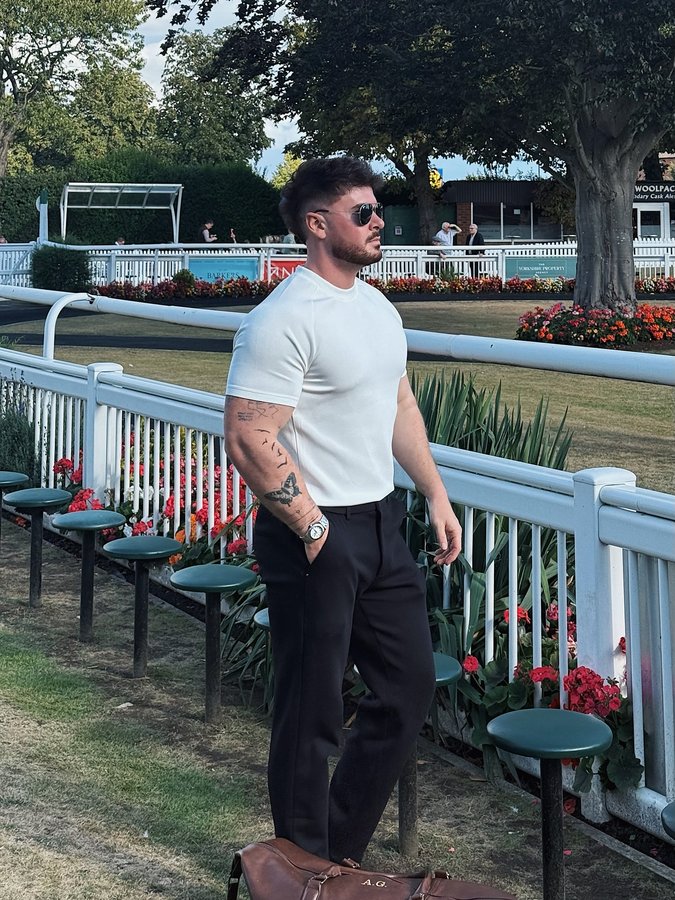 Instagram post by @robjagreen for Fioboc. Caption reads: Fits like a glove ✍️ the @fioboc_official modal....