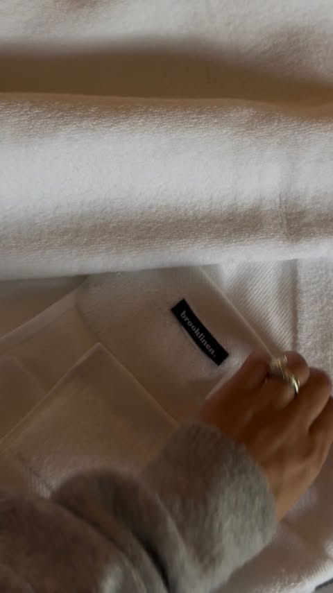 Instagram post by @theunlikelycountrywoman for Brooklinen. Caption reads: #brooklinenpartner Thank you @brooklinen for [...].