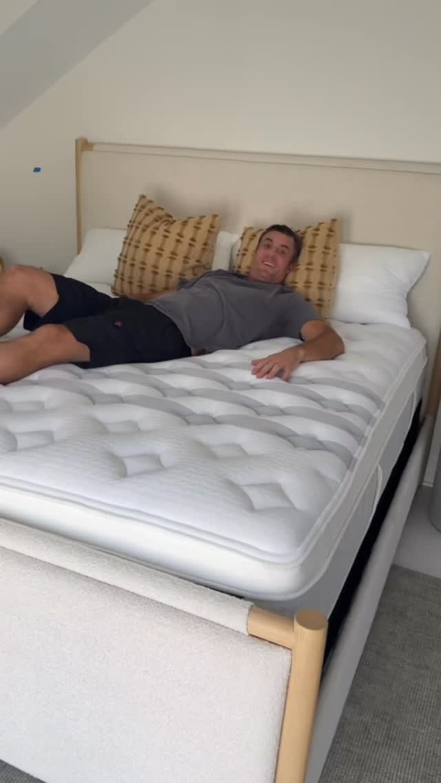 Instagram post by @relationshep for Leesa. Caption reads: Thanks to @leesasleep for the super comfy....