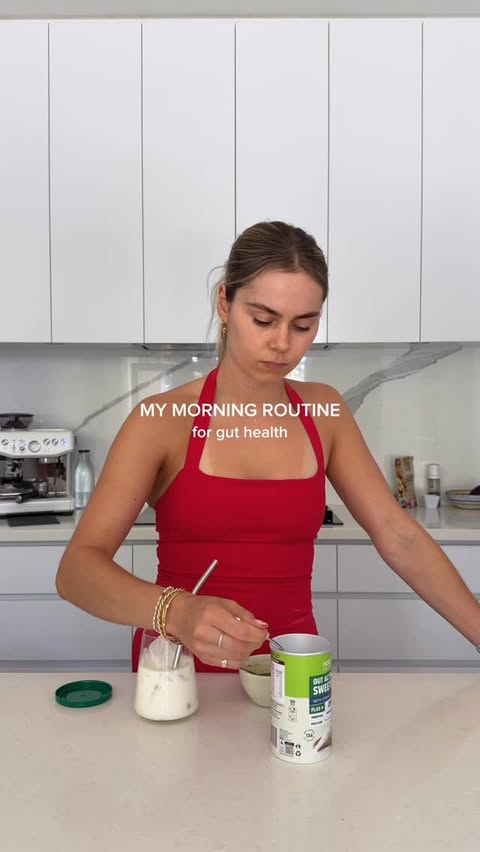 Instagram post by @chloemdew for Natvia. Caption reads: Spend the morning with me. Gut edition. 🌱💖

Gut....