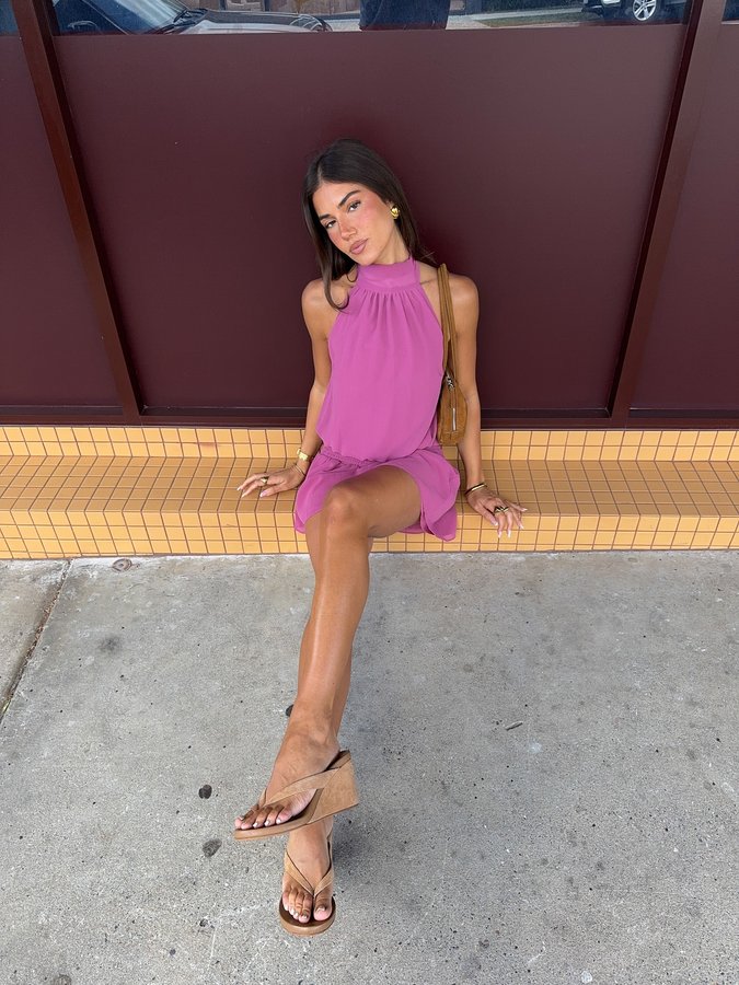 Instagram post by @dekota_thompson for Glassons. Caption reads: It’s Friday 🍸 @glassons.