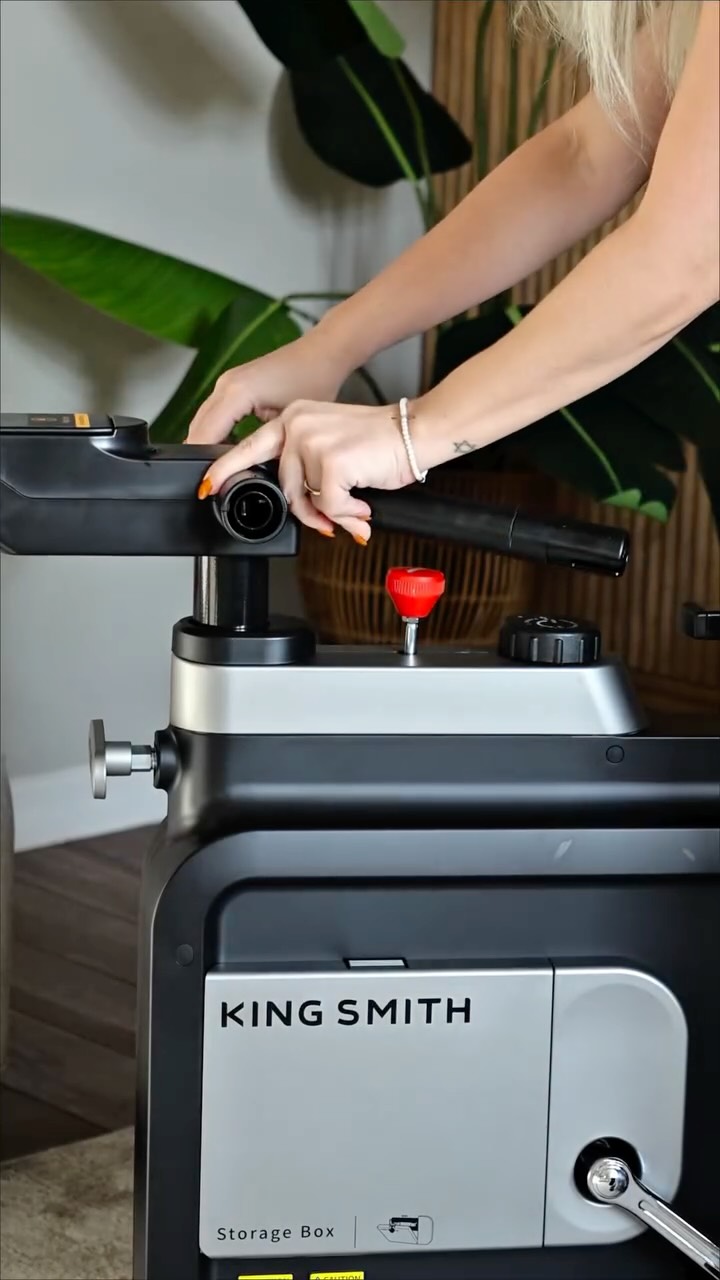 Instagram post by @carolinaabdala for WalkingPad. Caption reads: 🚴‍♀️ Work, study, read, or watch TV… all without....