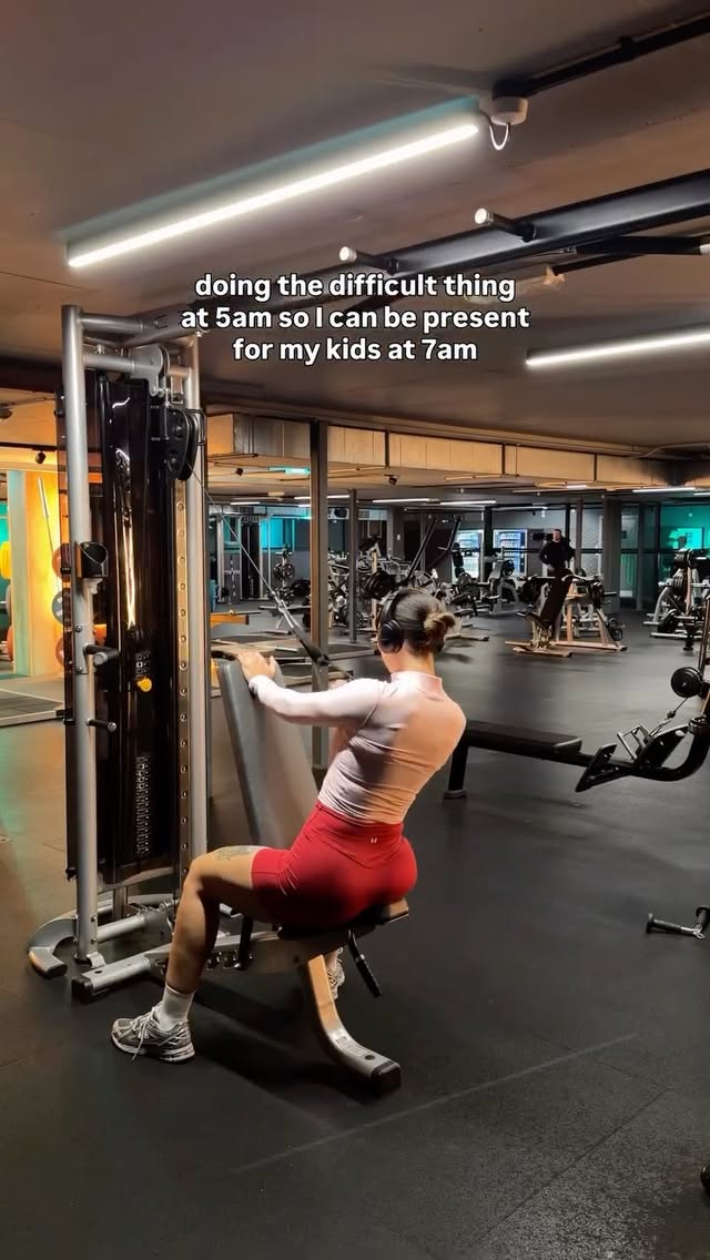 Instagram post by @chloebrantfitness for MP Activewear. Caption reads: [...] that trains early too 🫶 Wearing....