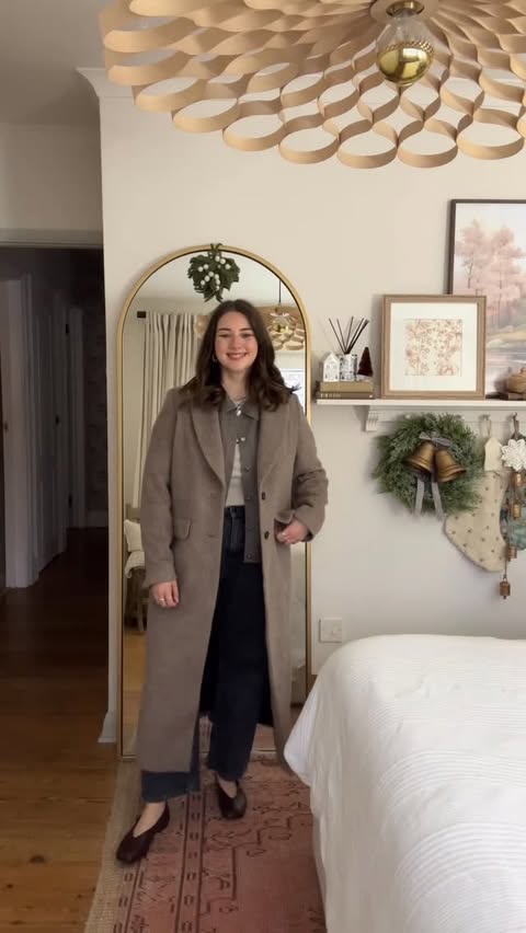 Instagram post by @chelsminter for BERSHKA. Caption reads: ad Hi my name is Chels, easy, comfy outfit lover....