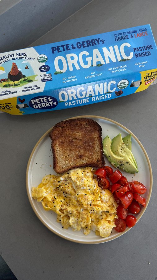 Instagram post by @thecarolinalifestyle for Pete & Gerry's. Caption reads: #PeteandGerrysPartner are the new organic....