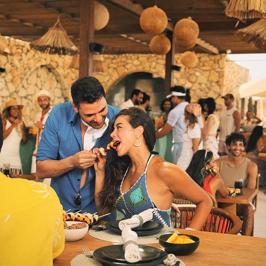 Instagram post by @yaraelsokkary for Orange. Caption reads: Orange 

#دايما_معاك 

#yaraelsokkary #يارا_السكري....