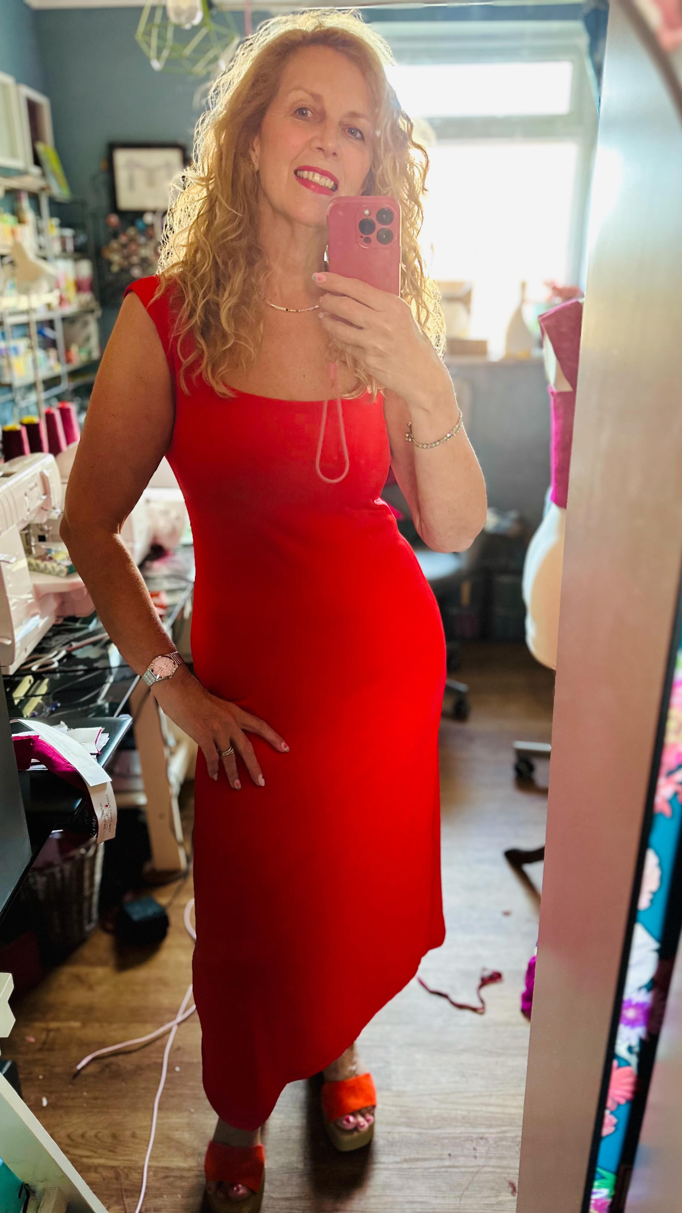 Instagram post by @jenleggsews for Friday Pattern Company. Caption reads: @fridaypatterncompany #Collinsdress one of the....