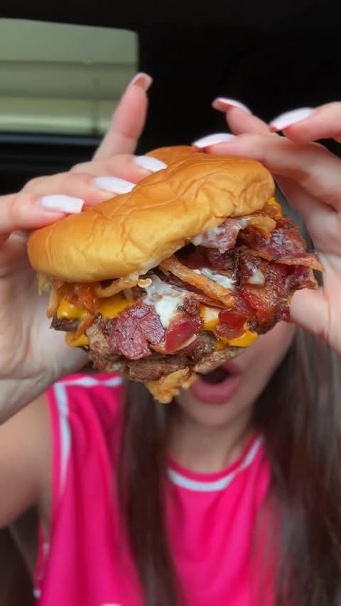 Instagram post by @marrysweet884 for Noon. Caption reads: [...] say….MVB 🍔🔥 Pick signed with noon Food and....
